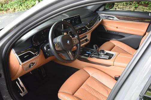 Gray 2022 BMW 740 i