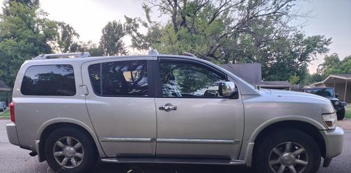 2005 INFINITI QX56 Base