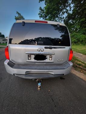 2005 INFINITI QX56 Base