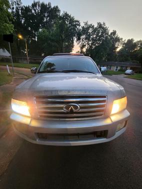 2005 INFINITI QX56 Base