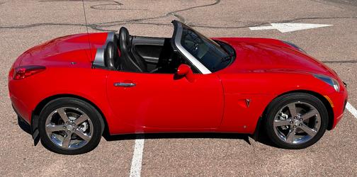 Red 2007 Pontiac Solstice GXP
