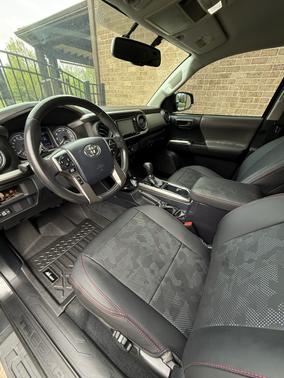 Gray 2017 Toyota Tacoma SR5