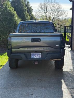 Gray 2017 Toyota Tacoma SR5