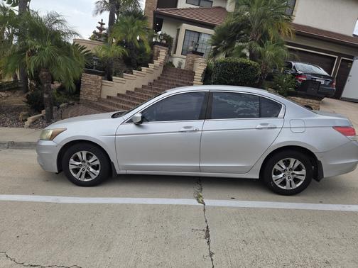 Silver 2011 Honda Accord SE