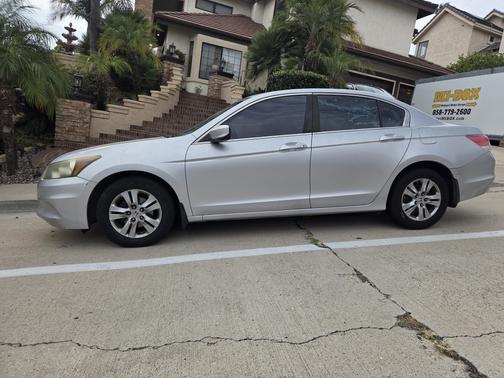 Silver 2011 Honda Accord SE