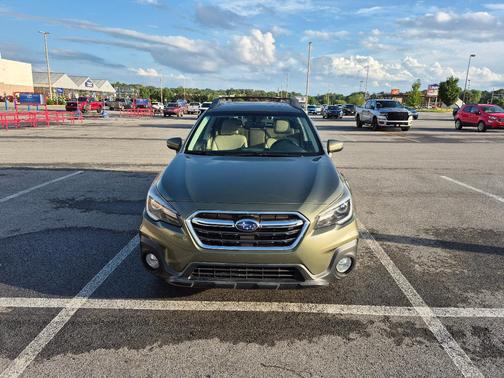 Green 2018 Subaru Outback 2.5i Limited