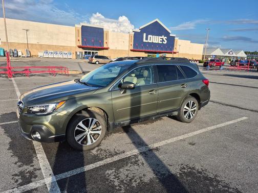 Green 2018 Subaru Outback 2.5i Limited