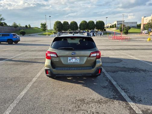 Green 2018 Subaru Outback 2.5i Limited