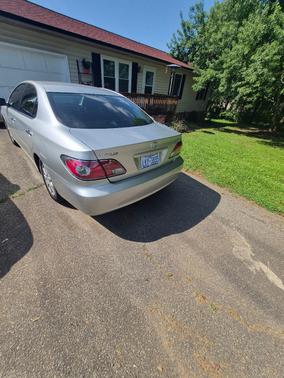 Silver 2004 Lexus ES 330 Base