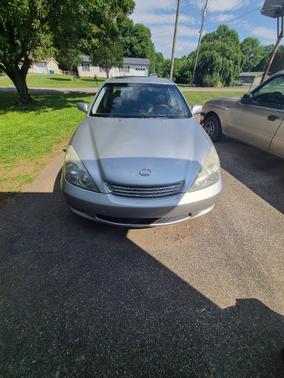 Silver 2004 Lexus ES 330 Base