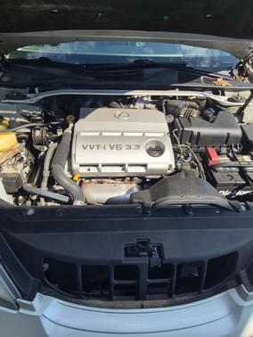 Silver 2004 Lexus ES 330 Base