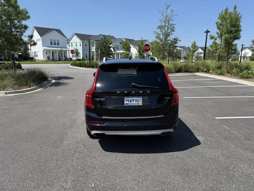 Black 2016 Volvo XC90 T6 Momentum