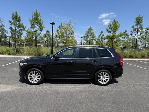 Black 2016 Volvo XC90 T6 Momentum