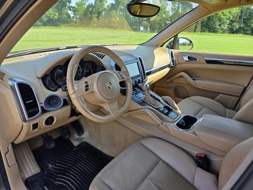 2011 Porsche Cayenne Base
