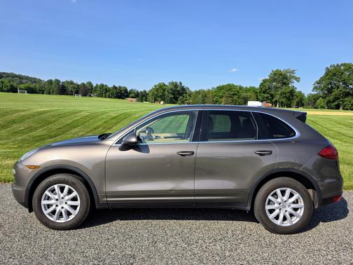 2011 Porsche Cayenne Base