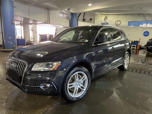 Blue 2017 Audi Q5 3.0T Premium Plus