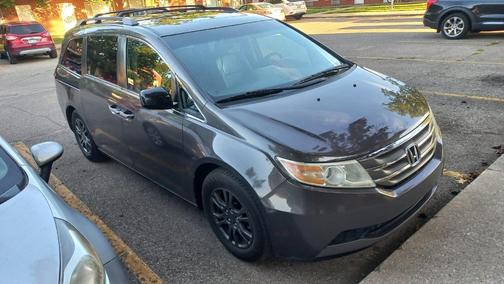 Gray 2012 Honda Odyssey EX-L