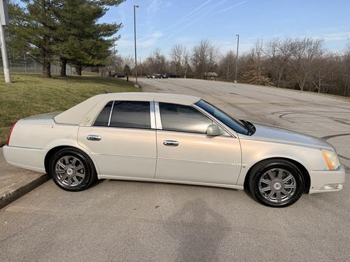 2007 Cadillac DTS Luxury