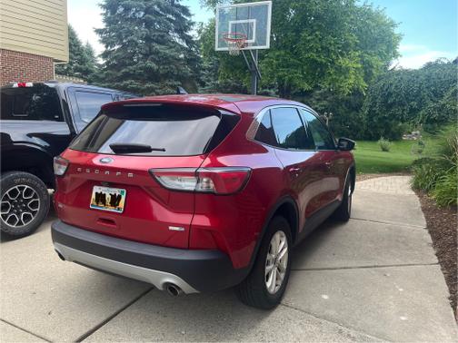 2020 Ford Escape SE