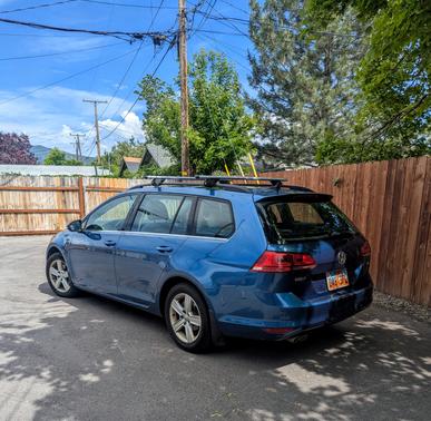 2015 Volkswagen Golf SportWagen TDI S 4-Door
