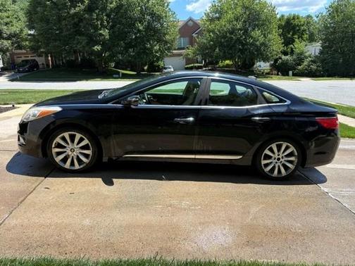 Black 2013 Hyundai Azera Base
