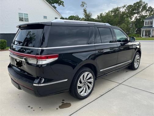 Black 2022 Lincoln Navigator L Reserve