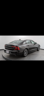 Black 2020 Volvo S90 T6 Momentum