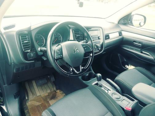 2016 Mitsubishi Outlander ES