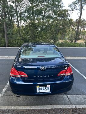 Blue 2006 Toyota Avalon XLS
