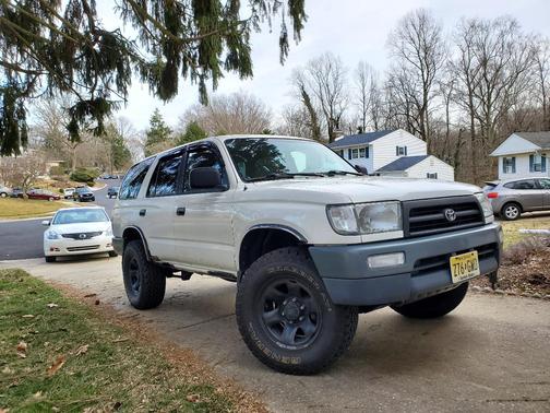 White 1998 Toyota 4Runner 4WD