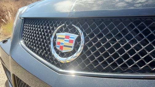 Photo 4 of 23 of 2011 Cadillac CTS-V Base