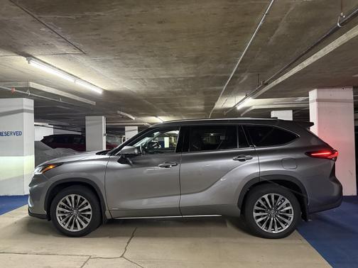 2025 Toyota Highlander Hybrid  Limited 25th Edition