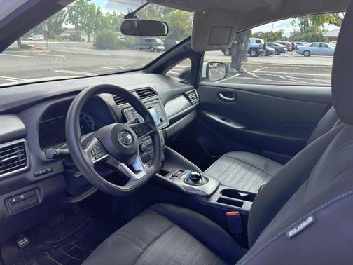 White 2018 Nissan Leaf S