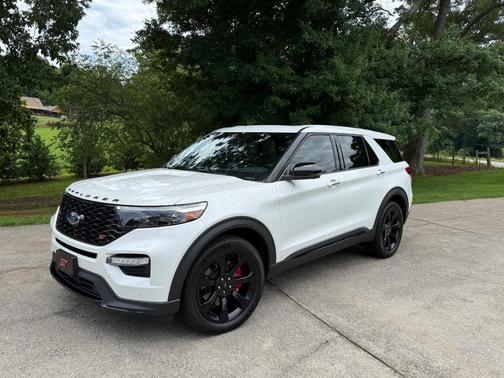 White 2021 Ford Explorer ST