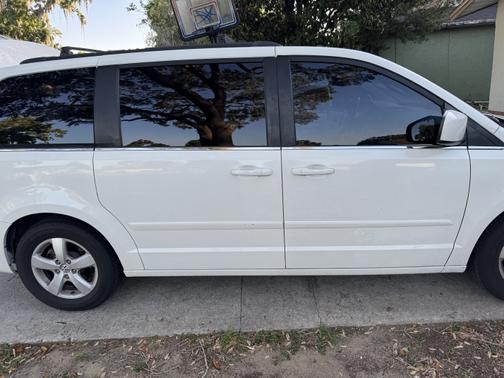 2011 Volkswagen Routan SE