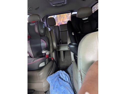 2011 Volkswagen Routan SE