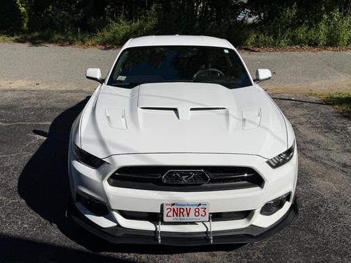 White 2015 Ford Mustang GT Premium