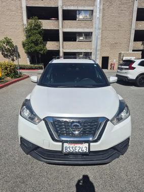 White 2020 Nissan Kicks SV