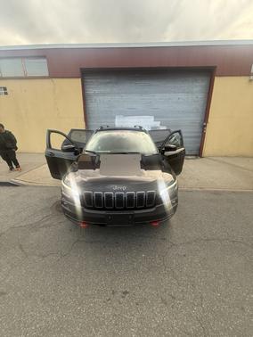 Black 2022 Jeep Cherokee Trailhawk