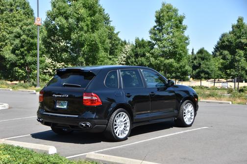 2010 Porsche Cayenne GTS