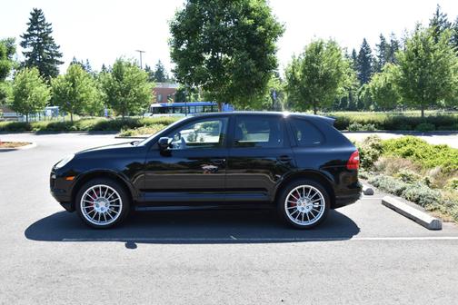 2010 Porsche Cayenne GTS