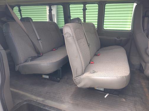 White 2018 Chevrolet Express 3500 LS