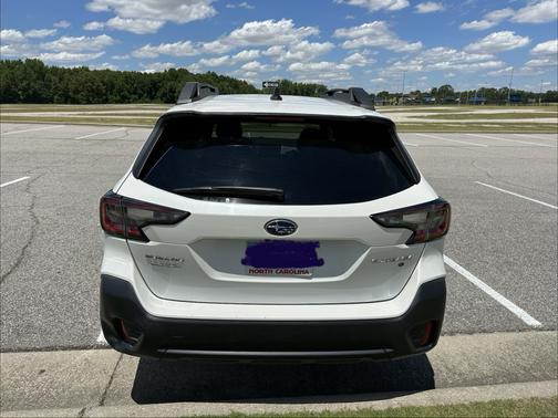 White 2022 Subaru Outback Premium