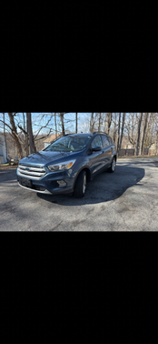 Blue 2018 Ford Escape SE
