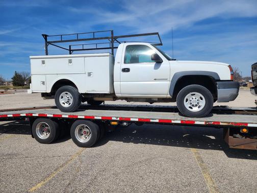 White 2004 Chevrolet Silverado 2500 Work Truck