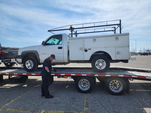 White 2004 Chevrolet Silverado 2500 Work Truck
