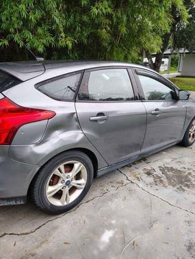 Gray 2014 Ford Focus SE