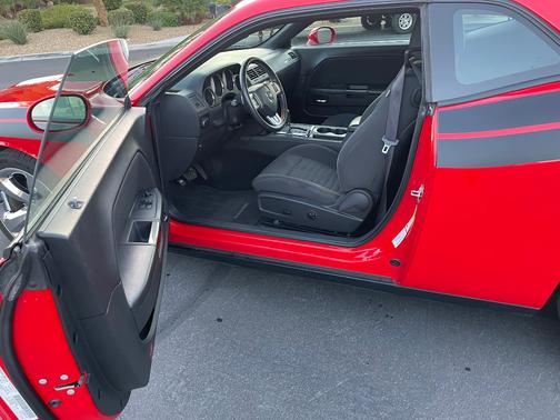 2014 Dodge Challenger SXT