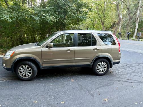 Beige 2006 Honda CR-V SE