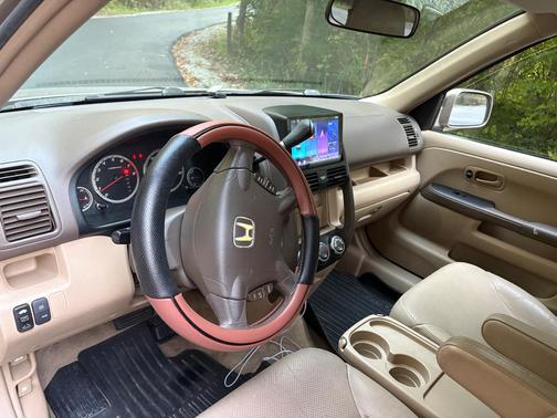 Beige 2006 Honda CR-V SE